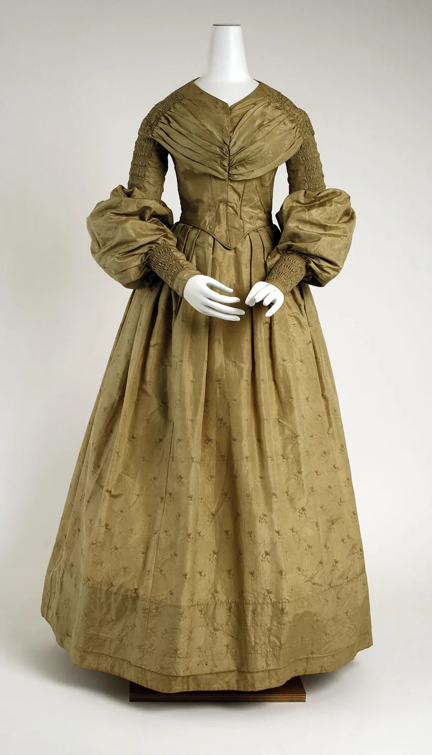 Robe de bal vintage en soie